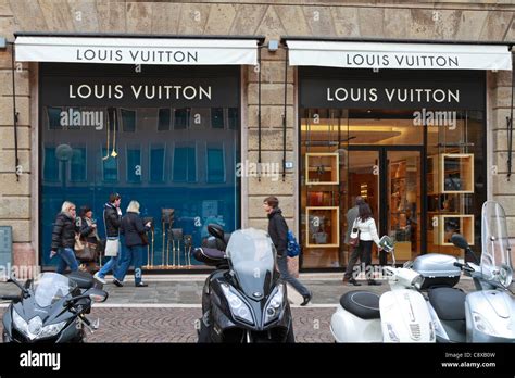 louis vuitton vintage aqua padova|louis vuitton italy stores.